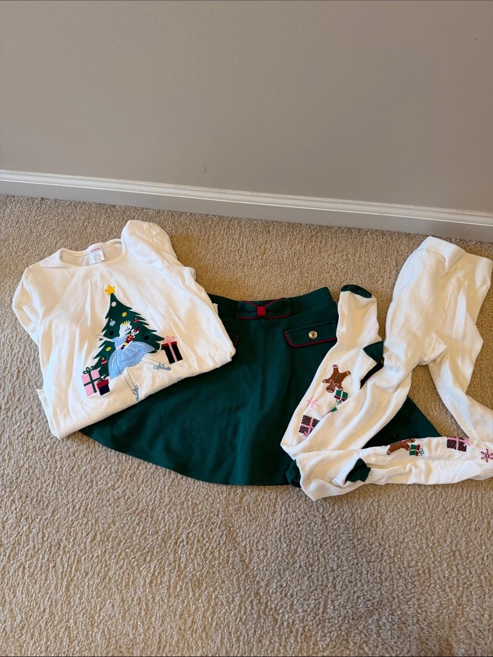 Gymboree size 10 Girls Green Holiday Skirt with White Tights and Tree Top Tee